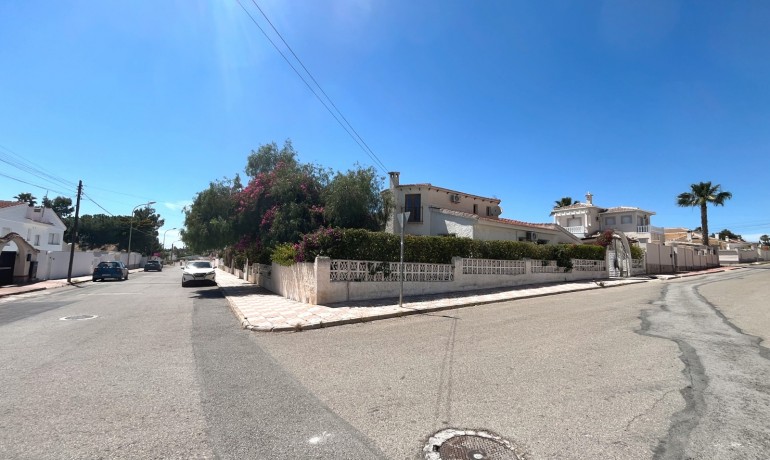 Sale - Villa -
Cuidad Quesada* - Central Quesada