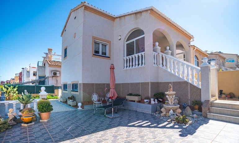 Sale - Villa -
Orihuela Costa* - Los Altos