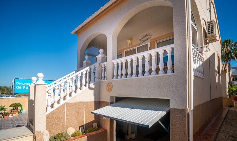 Sale - Villa -
Orihuela Costa* - Los Altos