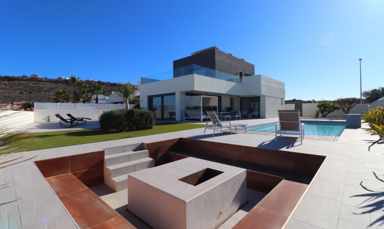 Sale - Villa -
Benimar - Benimar III