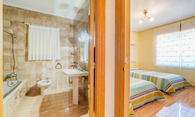 Sale - House -
San Miguel de Salinas* - Torremendo