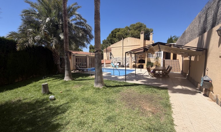 Venta - Villa -
Los Balcones