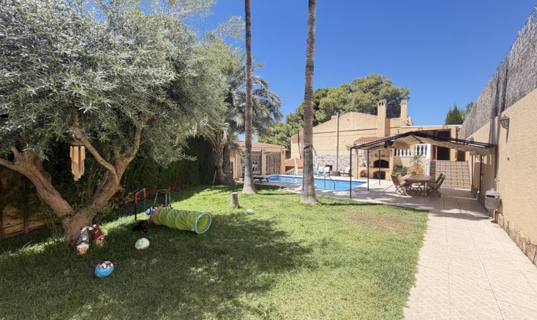 Venta - Villa -
Los Balcones