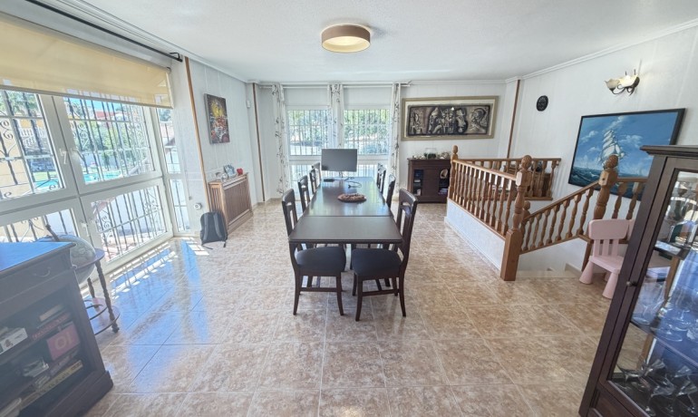 Venta - Villa -
Los Balcones