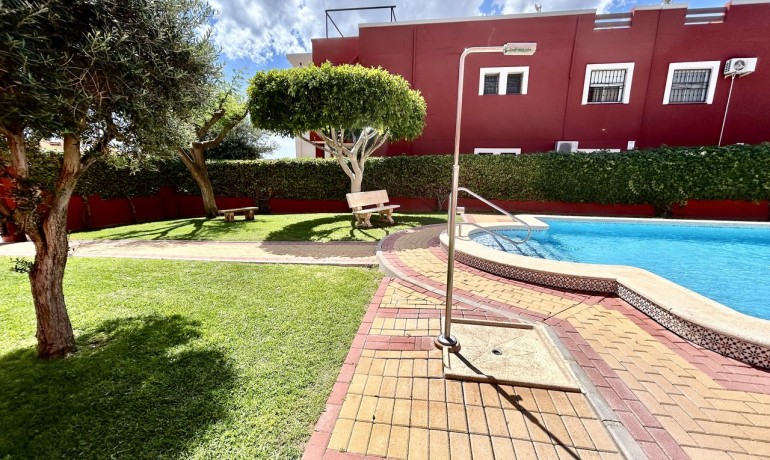 Sale - Apartment / Flat -
Los Altos - Costa Blanca