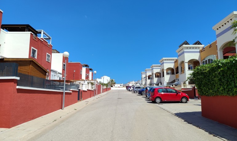 Sale - Apartment / Flat -
Los Altos - Costa Blanca