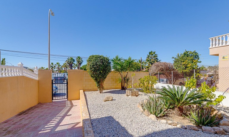 Sale - Apartment / Flat -
Torrevieja* - La Siesta - El Salado - Torreta