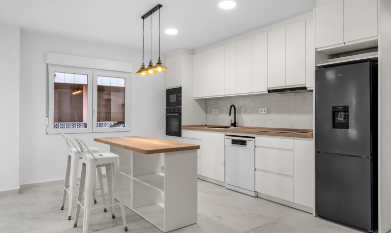Sale - Apartment / Flat -
Torrevieja* - Playa del Acequión