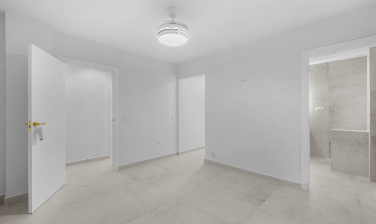 Sale - Apartment / Flat -
Torrevieja* - Playa del Acequión