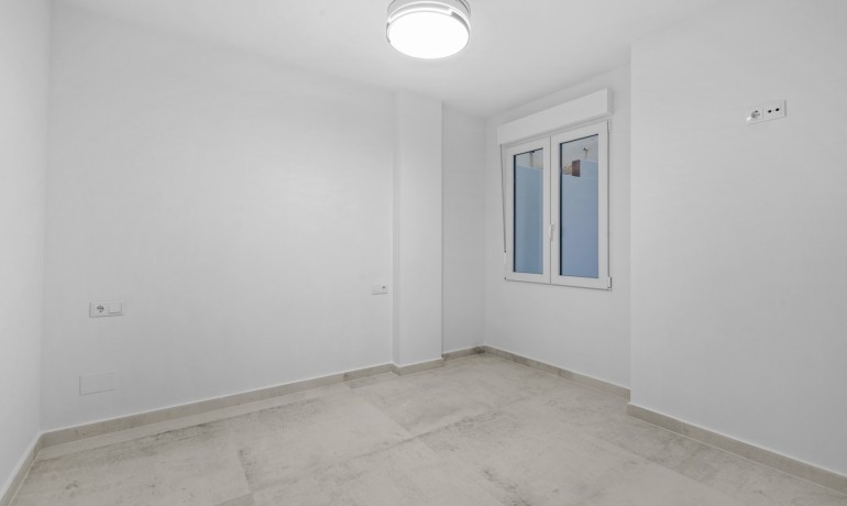 Sale - Apartment / Flat -
Torrevieja* - Playa del Acequión