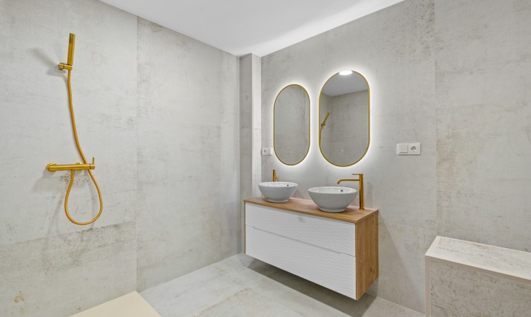 Sale - Apartment / Flat -
Torrevieja* - Playa del Acequión