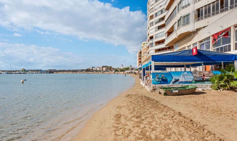 Sale - Apartment / Flat -
Torrevieja* - Playa del Acequión