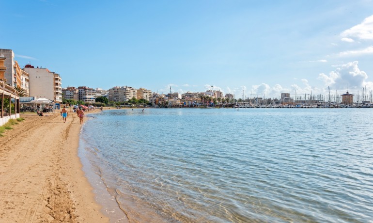 Sale - Apartment / Flat -
Torrevieja* - Playa del Acequión