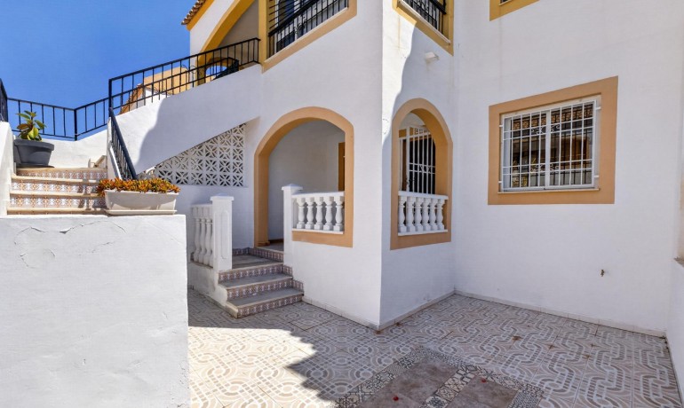 Sale - Apartment / Flat -
Torrevieja - Altos del Limonar