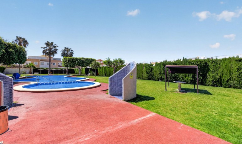 Sale - Apartment / Flat -
Torrevieja - Altos del Limonar