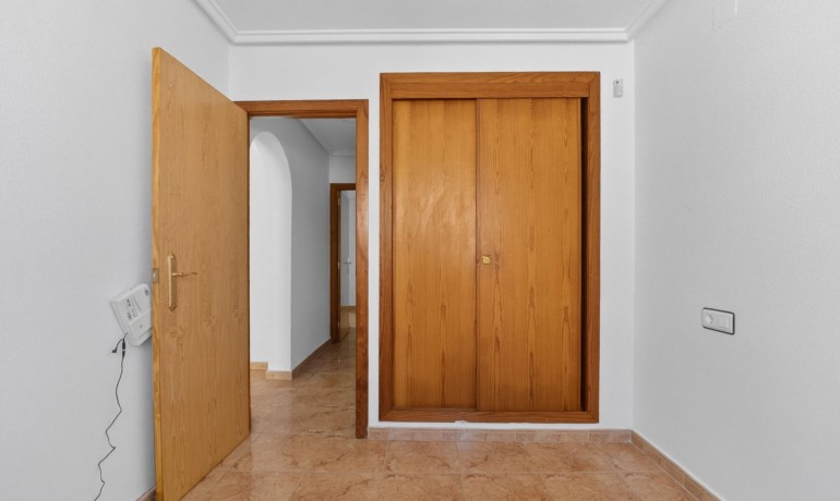 Sale - Apartment / Flat -
Torrevieja - Altos del Limonar