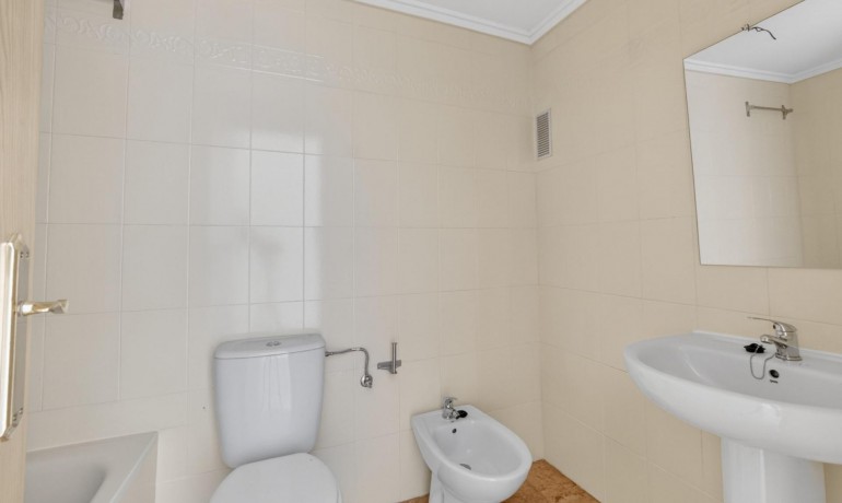 Sale - Apartment / Flat -
Torrevieja - Altos del Limonar