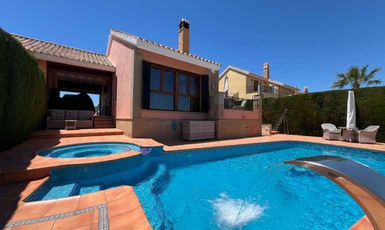 Sale - Villa -
Algorfa - La Finca Golf Resort