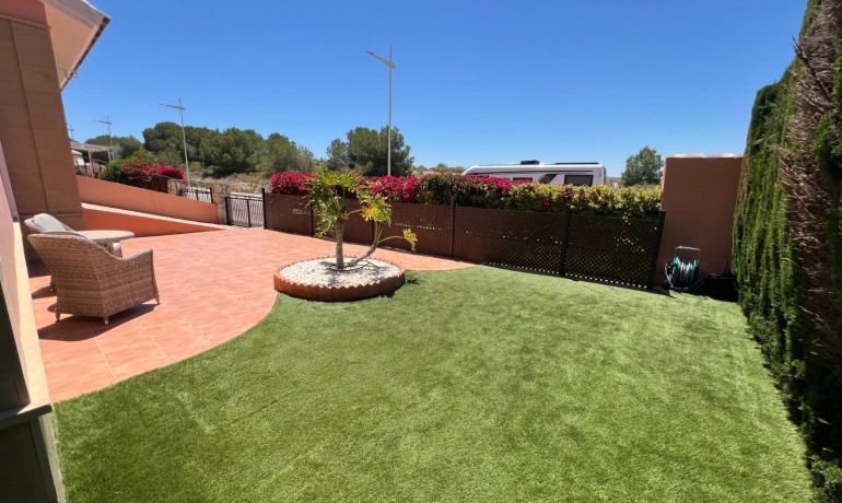 Sale - Villa -
Algorfa - La Finca Golf Resort