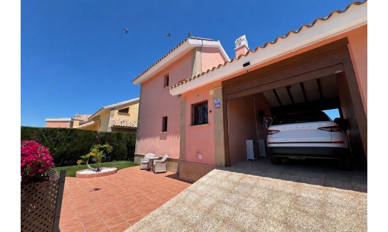 Sale - Villa -
Algorfa - La Finca Golf Resort