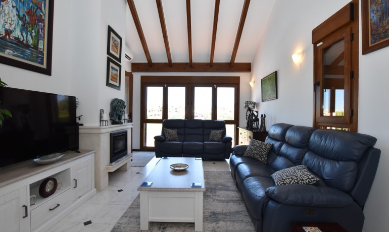 Sale - Villa -
Algorfa - La Finca Golf Resort