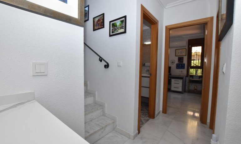 Sale - Villa -
Algorfa - La Finca Golf Resort