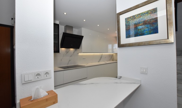 Sale - Villa -
Algorfa - La Finca Golf Resort