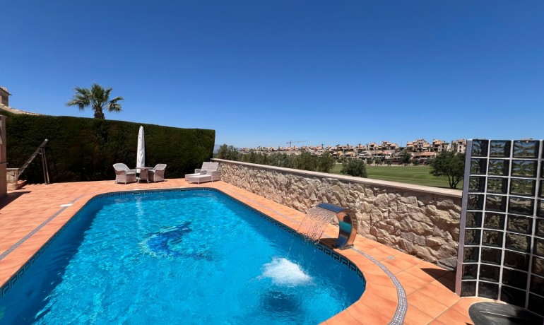 Sale - Villa -
Algorfa - La Finca Golf Resort
