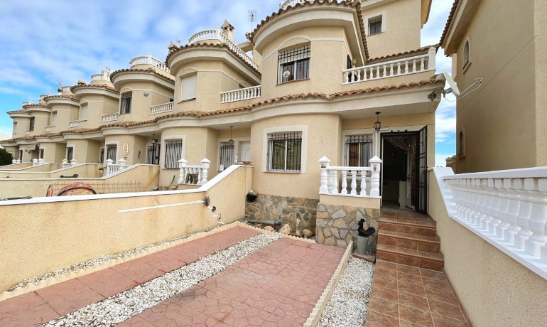 Sale - House -
Ciudad Quesada - Lo Marabu
