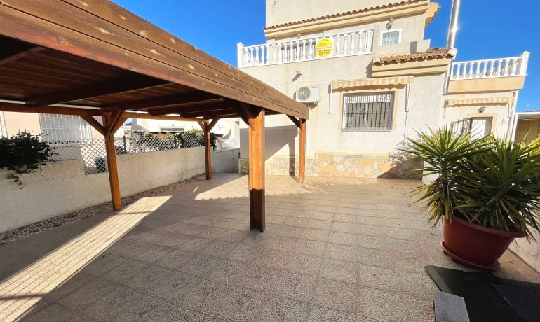 Sale - Villa -
Ciudad Quesada - Doña Pepa