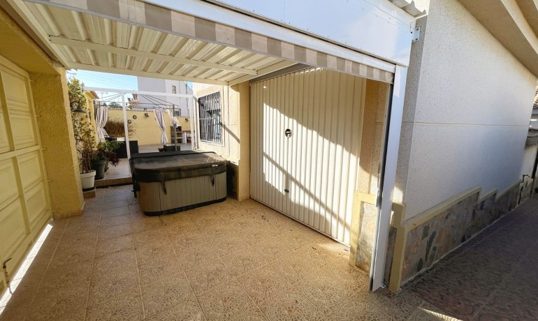 Sale - Villa -
Ciudad Quesada - Doña Pepa