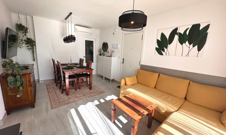 Sale - Apartment / Flat -
Torrevieja - San Luis