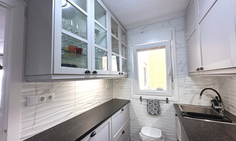 Sale - Apartment / Flat -
Torrevieja - San Luis