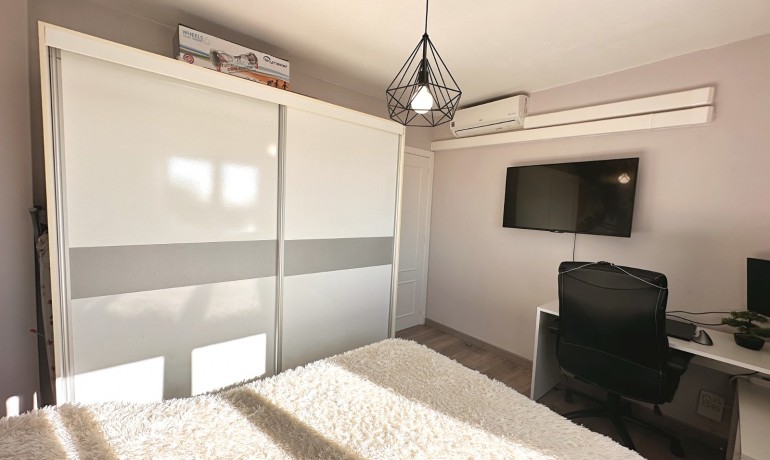 Sale - Apartment / Flat -
Torrevieja - San Luis