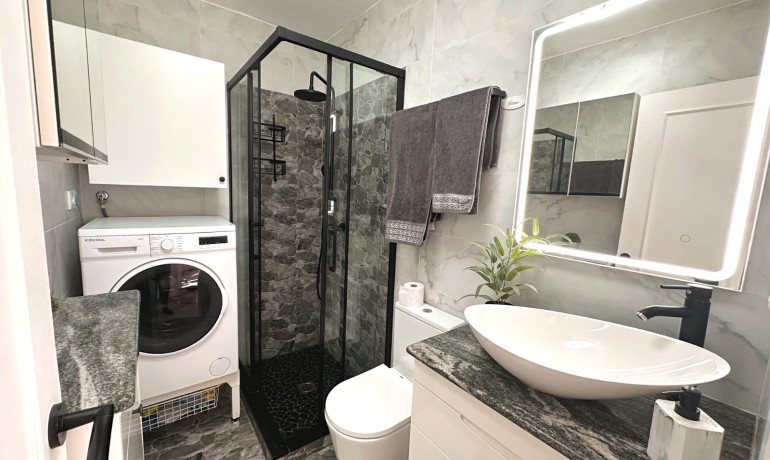 Sale - Apartment / Flat -
Torrevieja - San Luis
