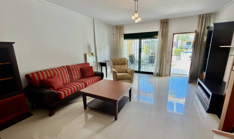 Sale - House -
Ciudad Quesada - Doña Pepa