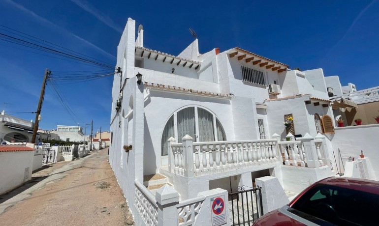 Sale - House -
Ciudad Quesada - Altos de Quesada