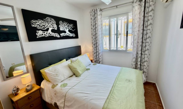Sale - House -
Los Montesinos - Entre Naranjos / Vistabella Golf