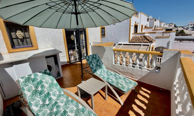 Sale - House -
Los Montesinos - Entre Naranjos / Vistabella Golf