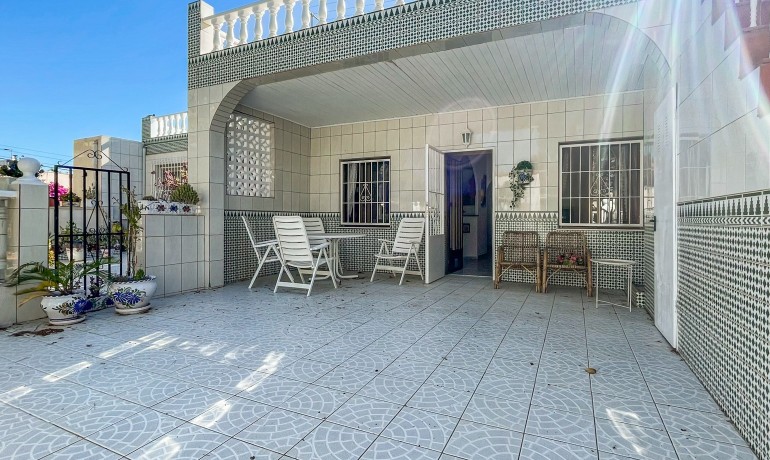 Sale - Apartment / Flat -
Torrevieja - Torreta Florida