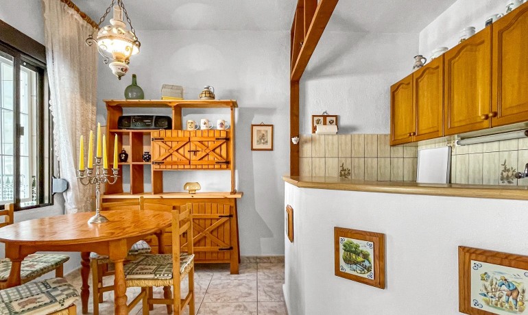 Sale - Apartment / Flat -
Torrevieja - Torreta Florida