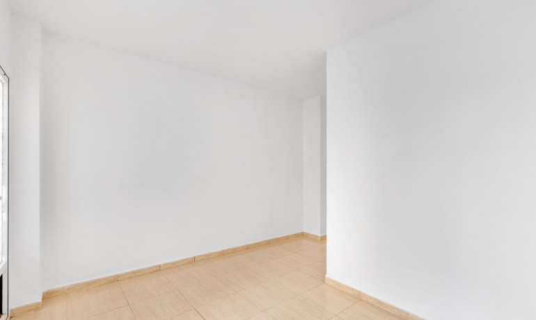 Sale - Apartment / Flat -
Torrevieja* - Puerto Deportivo