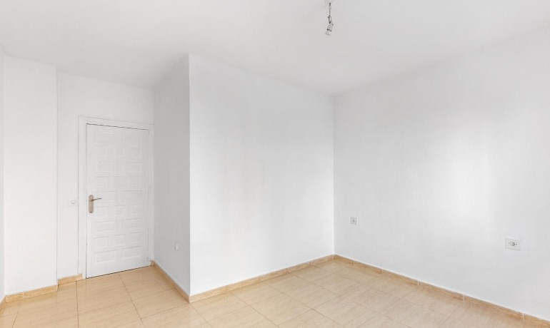 Sale - Apartment / Flat -
Torrevieja* - Puerto Deportivo