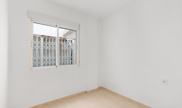 Sale - Apartment / Flat -
Torrevieja* - Puerto Deportivo