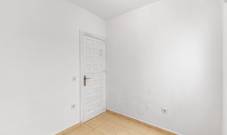 Sale - Apartment / Flat -
Torrevieja* - Puerto Deportivo