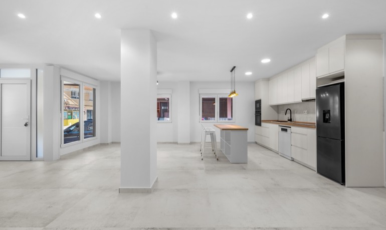 Sale - Apartment / Flat -
Torrevieja - Playa del Acequión