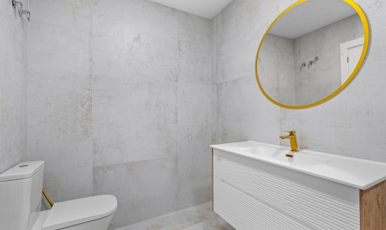 Sale - Apartment / Flat -
Torrevieja - Playa del Acequión