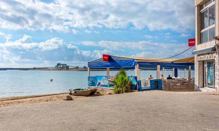 Sale - Apartment / Flat -
Torrevieja - Playa del Acequión