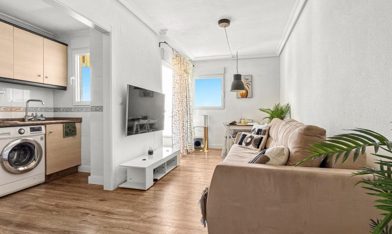 Sale - Apartment / Flat -
Torrevieja - Torrevieja - Centre