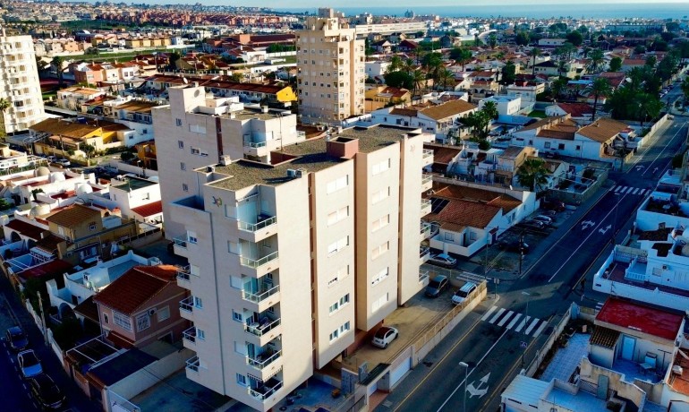 Sale - Apartment / Flat -
Torrevieja - Torrevieja - Centre